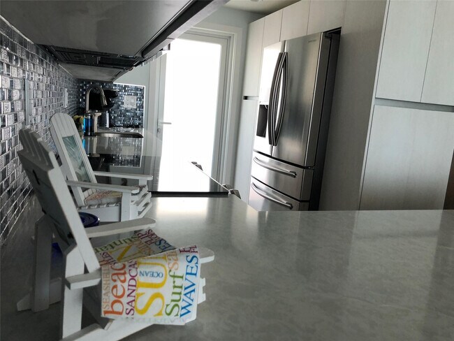 Building Photo - 333 NE 21st Ave