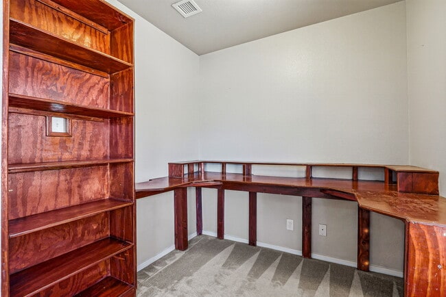 Building Photo - 2300 Glitter Point