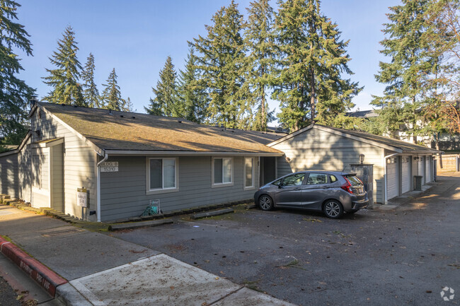 Exterior - Highland Lane Condominiums