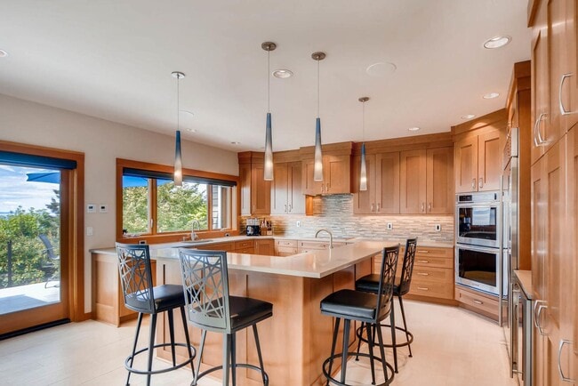 Building Photo - Blue Ridge Waterfront Home