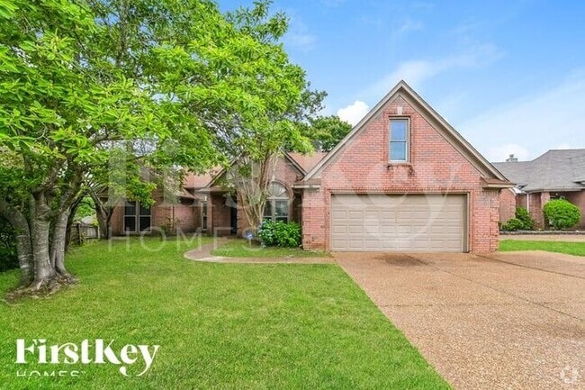 Building Photo - 844 Tropicana Dr E