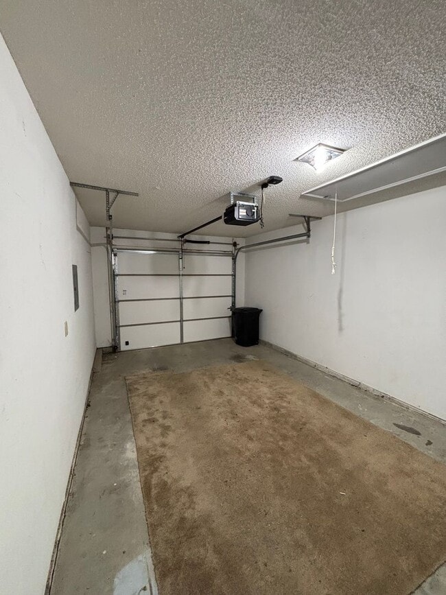 Building Photo - Cozy 3bd/2bth Condo in Powell - Minutes fo...