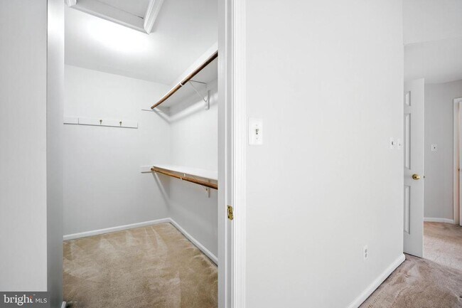 Building Photo - 10189 Castlewood Ln