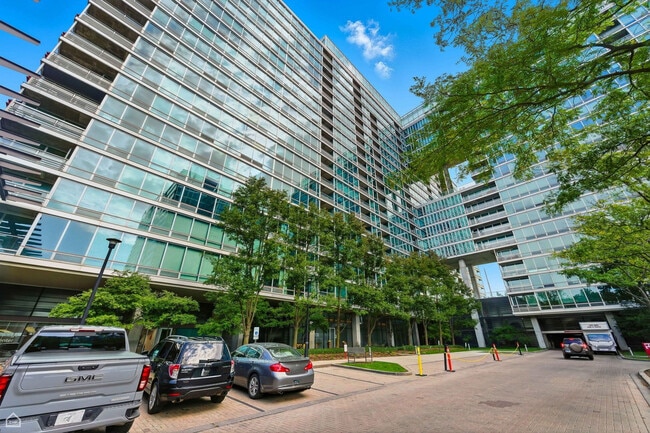 Building Photo - 9725 Woods Dr