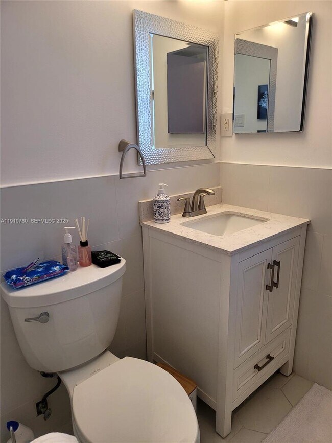 Building Photo - 1750 E Las Olas Blvd