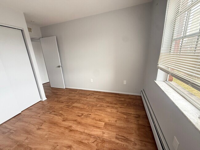 Building Photo - 2969 Four Towers Dr