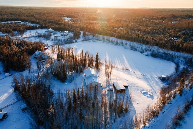 Building Photo - Spacious 5 Bedroom Home on 6 Acres – North Pole, Alaska