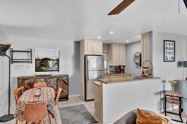 Building Photo - 1826 N Dixie Hwy