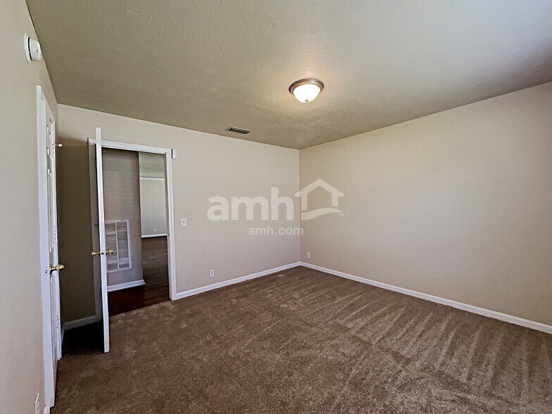 Building Photo - 4489 Lavergne Couchville Pike