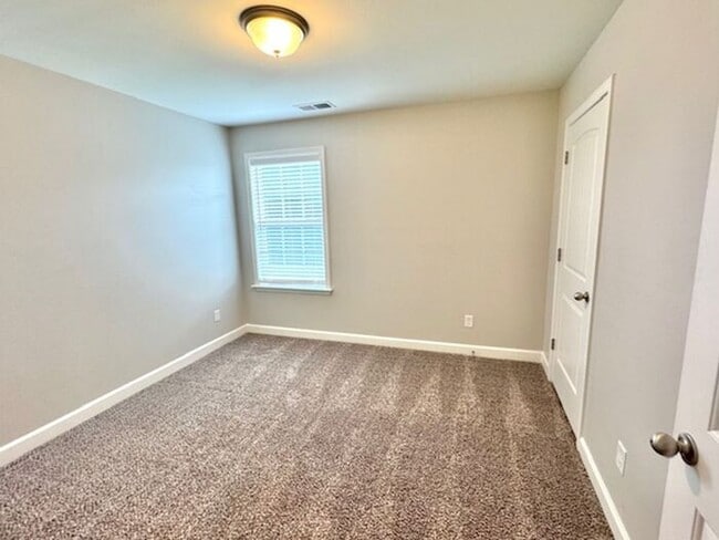 Building Photo - Great 4 BR home in Walls, MS now available
