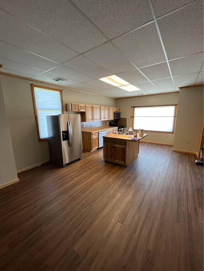 Building Photo - 201 Hinkley Dr