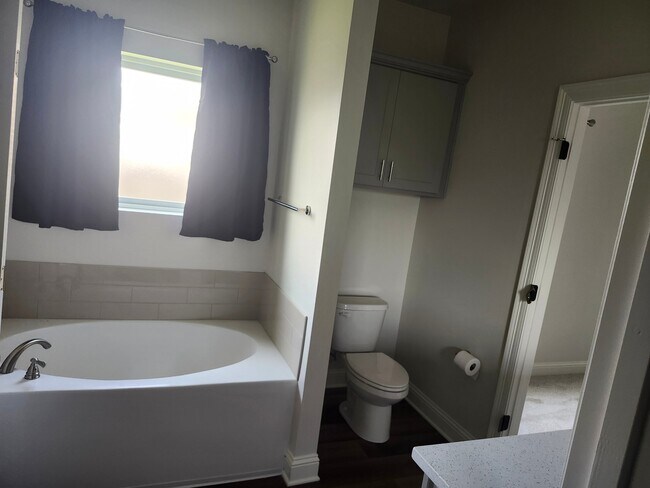 Building Photo - 4815 Bogey Ln
