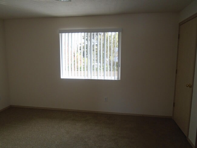 Building Photo - 160 N 7th St