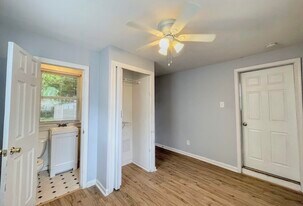 Building Photo - 1305 38th St