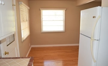 Building Photo - 5915