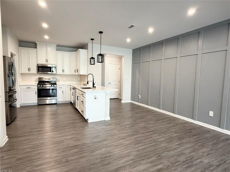 Building Photo - 3432 Foxglove Dr