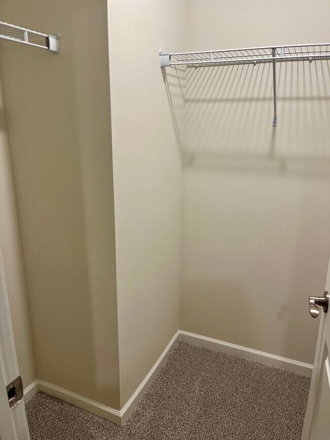 Building Photo - Newer Construction Home!