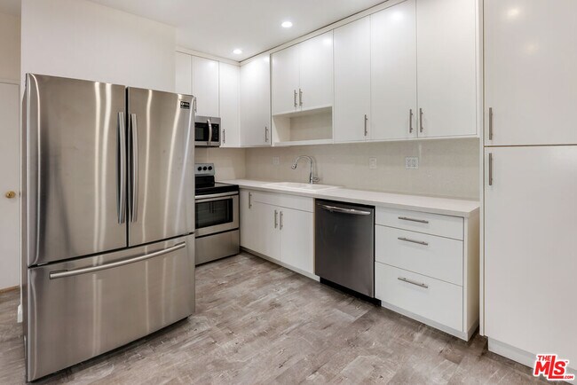 Building Photo - 1440 Veteran Ave