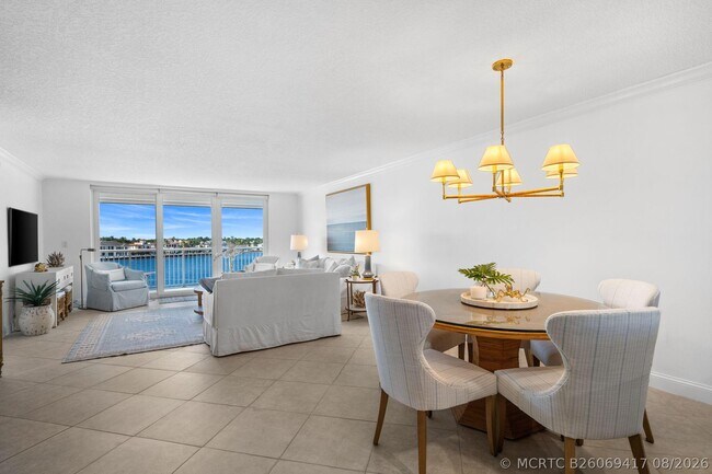 Building Photo - 511 Bayshore Dr