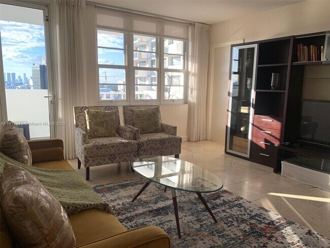 Building Photo - 100 Lincoln Rd