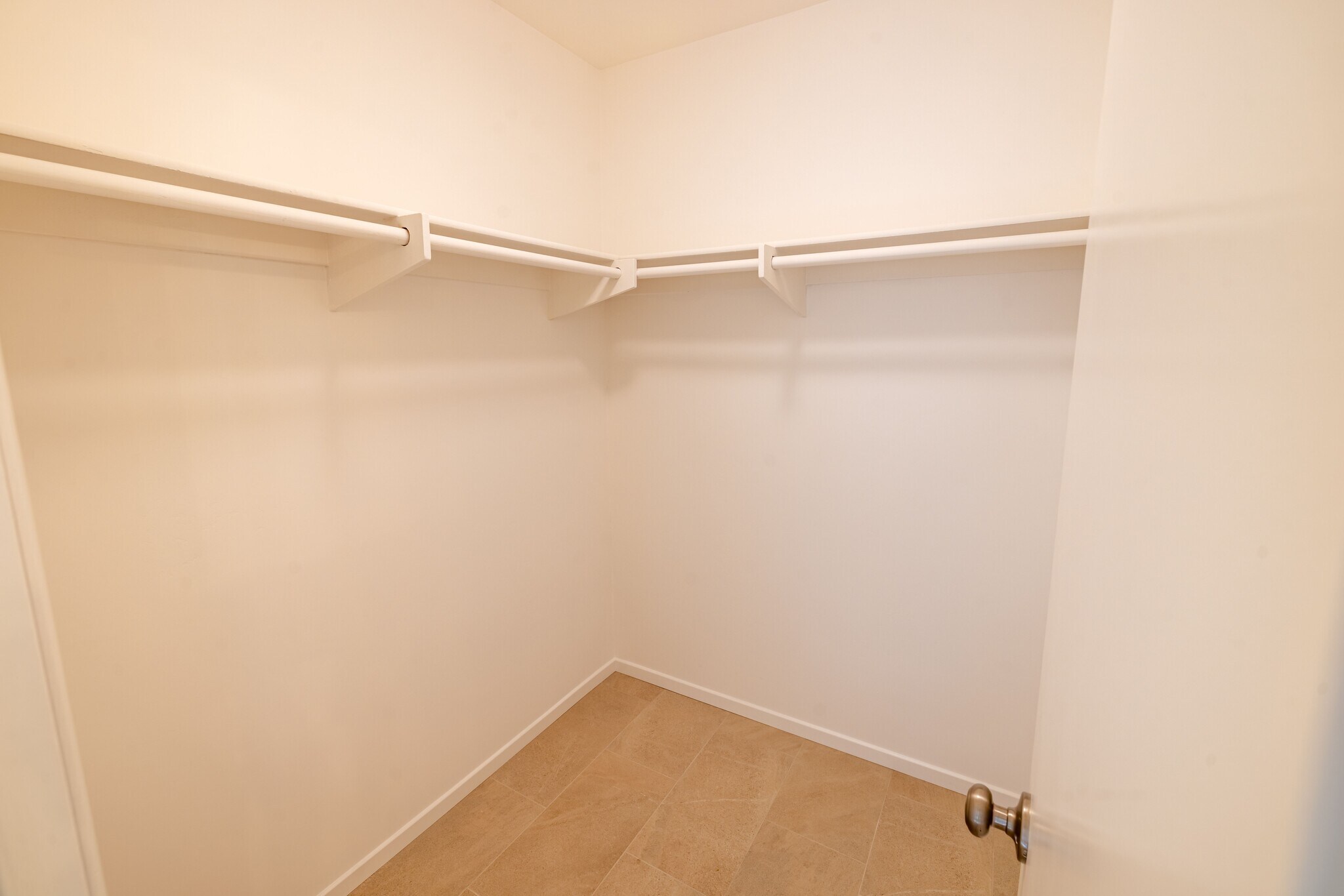 Building Photo - 852 Tamayo Dr