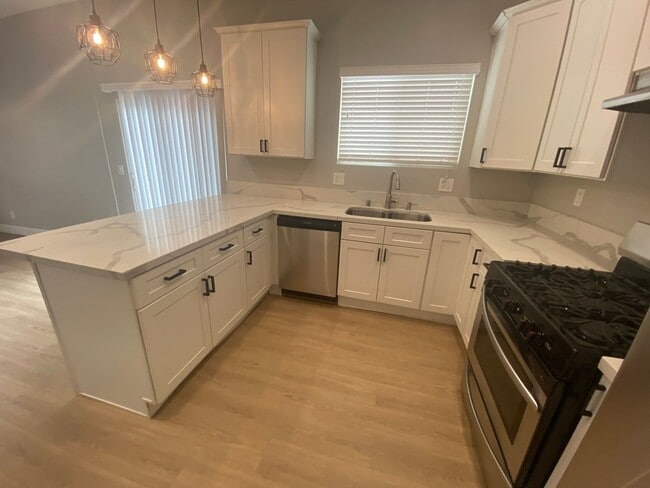 Building Photo - 4252 Cleveland Ave