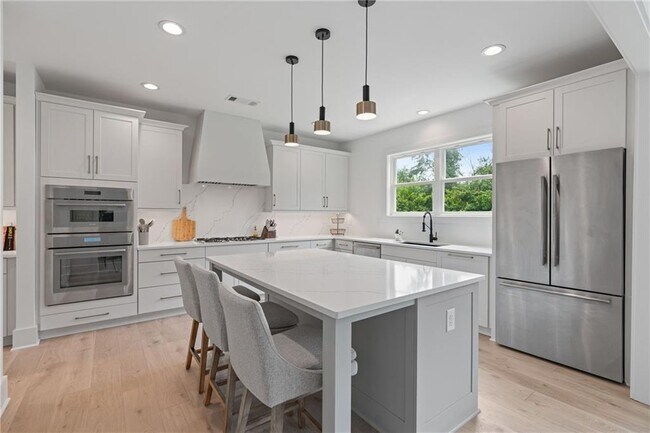 Building Photo - 2071 Fairhaven Cir NE