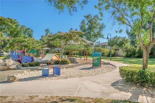 Building Photo - 33372 Breezy Pl