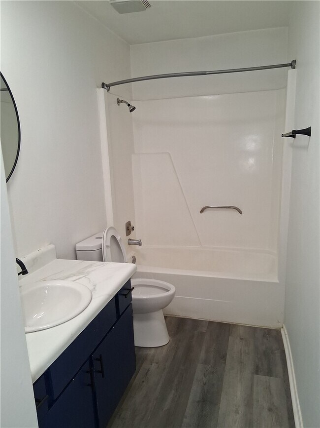 Building Photo - 1855 W Deane St