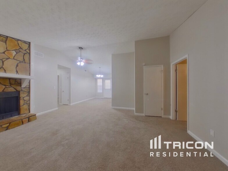 Building Photo - 4621 Cedar Brook Dr SE