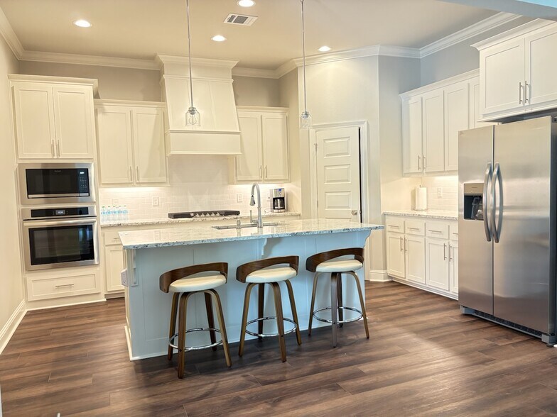 Kitchen - 3492 Waterbury Ave