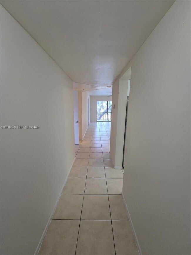 Building Photo - 8051 S Colony Cir