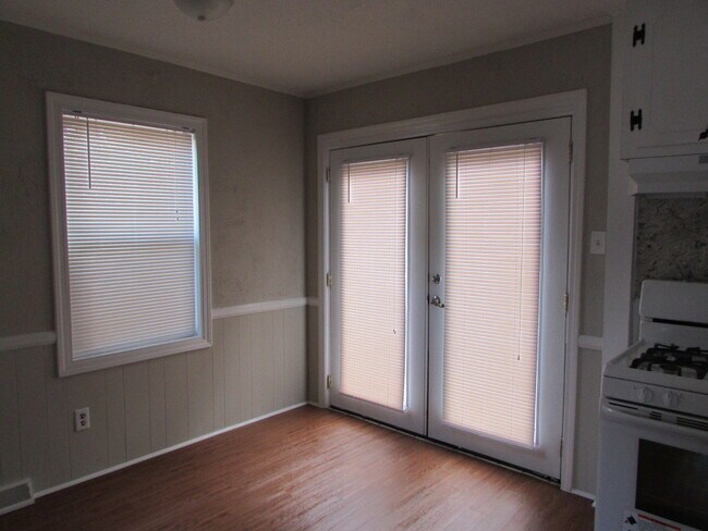 Building Photo - Cute 2 Bedroom Home available in Stanley!!