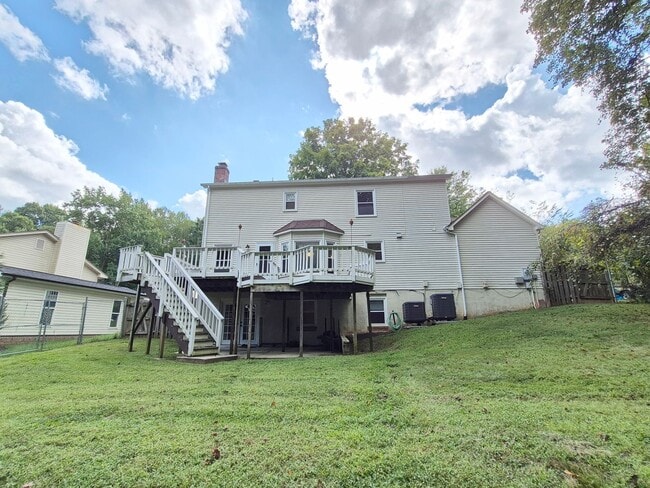 Building Photo - 125 Ivywood Dr