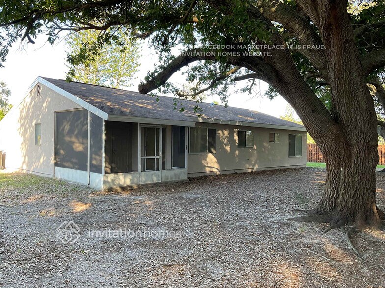 Building Photo - 370 Epping Ct