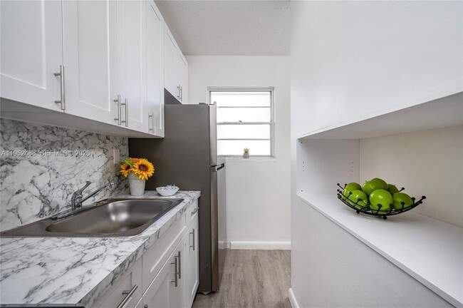 Building Photo - 455 SW 27th Ave