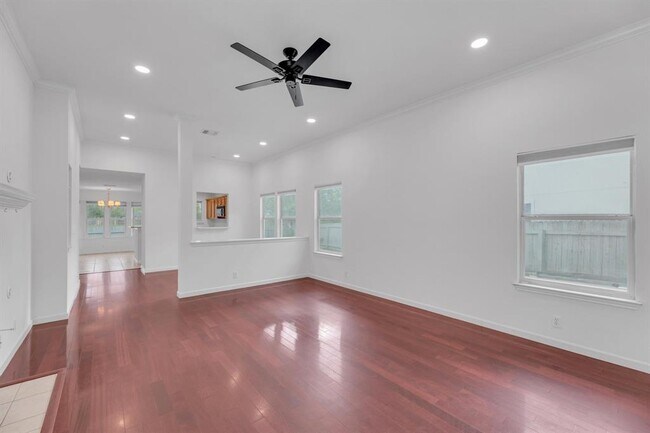 Building Photo - 1708 Royal Ascot Dr