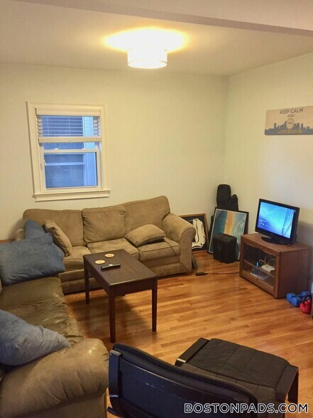 Building Photo - 21 Washburn St