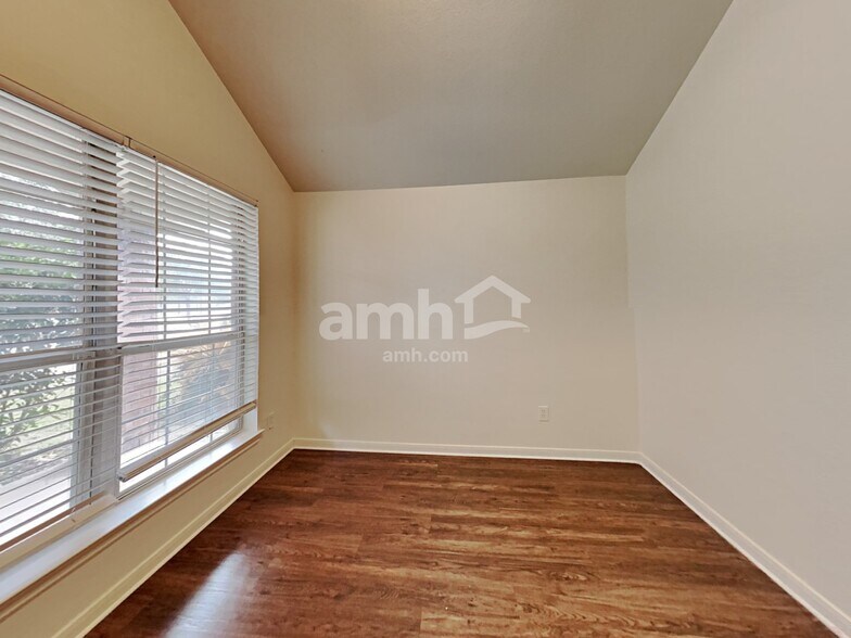 Building Photo - 11922 Elizabeth Ct