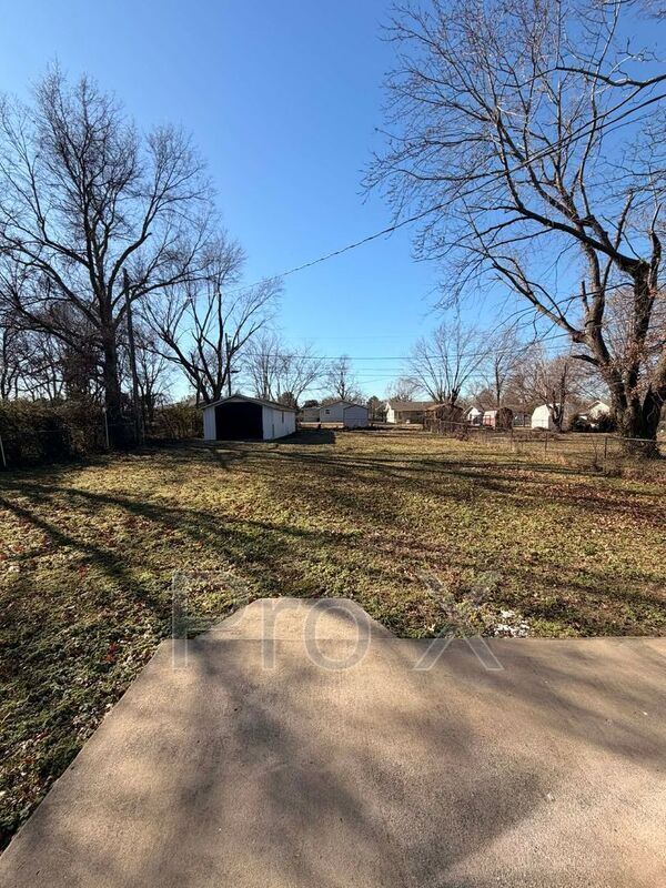 Building Photo - 618 S Monroe Ave