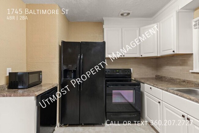 Building Photo - 1745 Baltimore St
