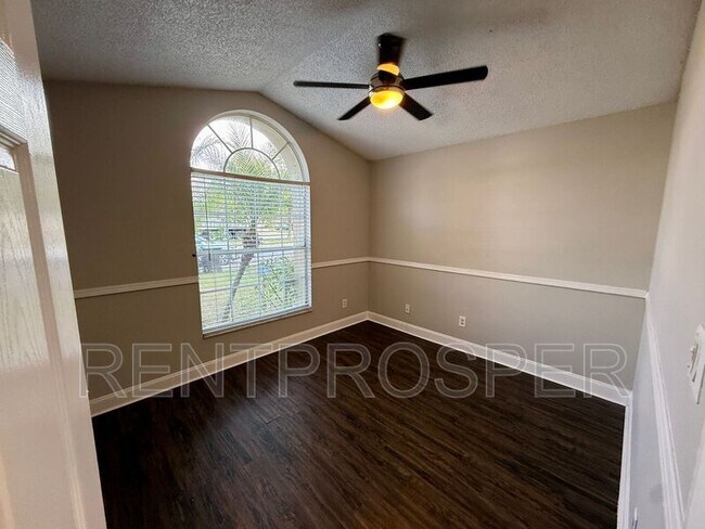 Building Photo - 9503 Rosewalk Ct