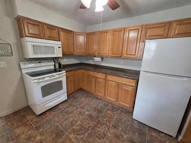 Building Photo - Country Living on 2.5 Acres Just Minutes from Eau Claire – 3 Bedroom Home with Bonus Rooms, Garag...