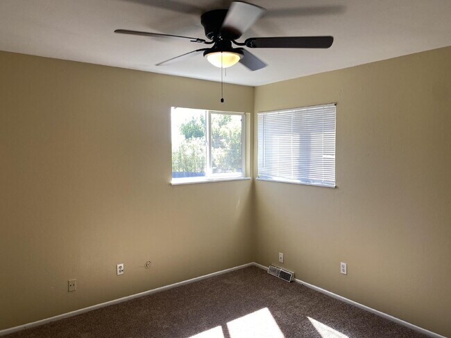 Building Photo - "Charming 3-Bed Oasis with 2 Full Baths in...