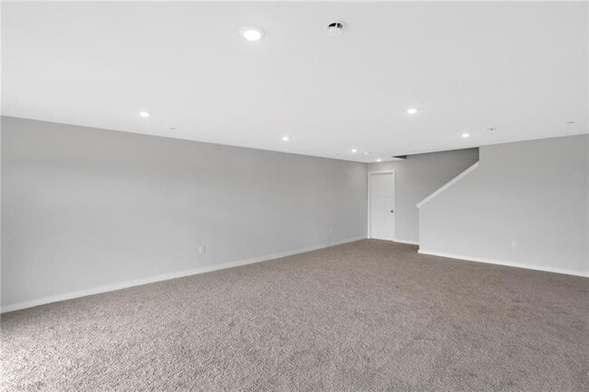 Building Photo - 130 Scotland Ln