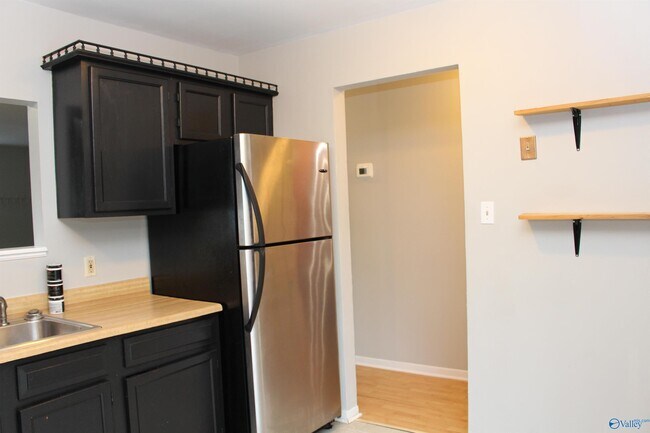 Building Photo - 364 Oakland Rd