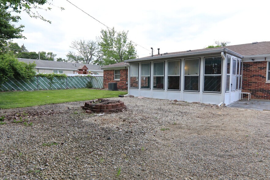 Building Photo - 4410 Pennystone Av