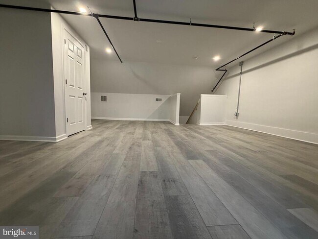 Building Photo - 45 E High St