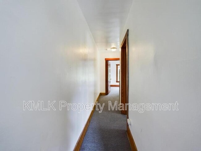 Building Photo - 695 Kling St