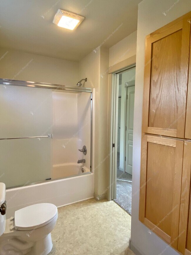 Building Photo - 2597 NW High Lakes Loop